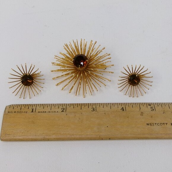 Vintage Sarah Coventry Atomic Sunburst Gold Glass Topaz Brooch & Earrings Set - Picture 2 of 3